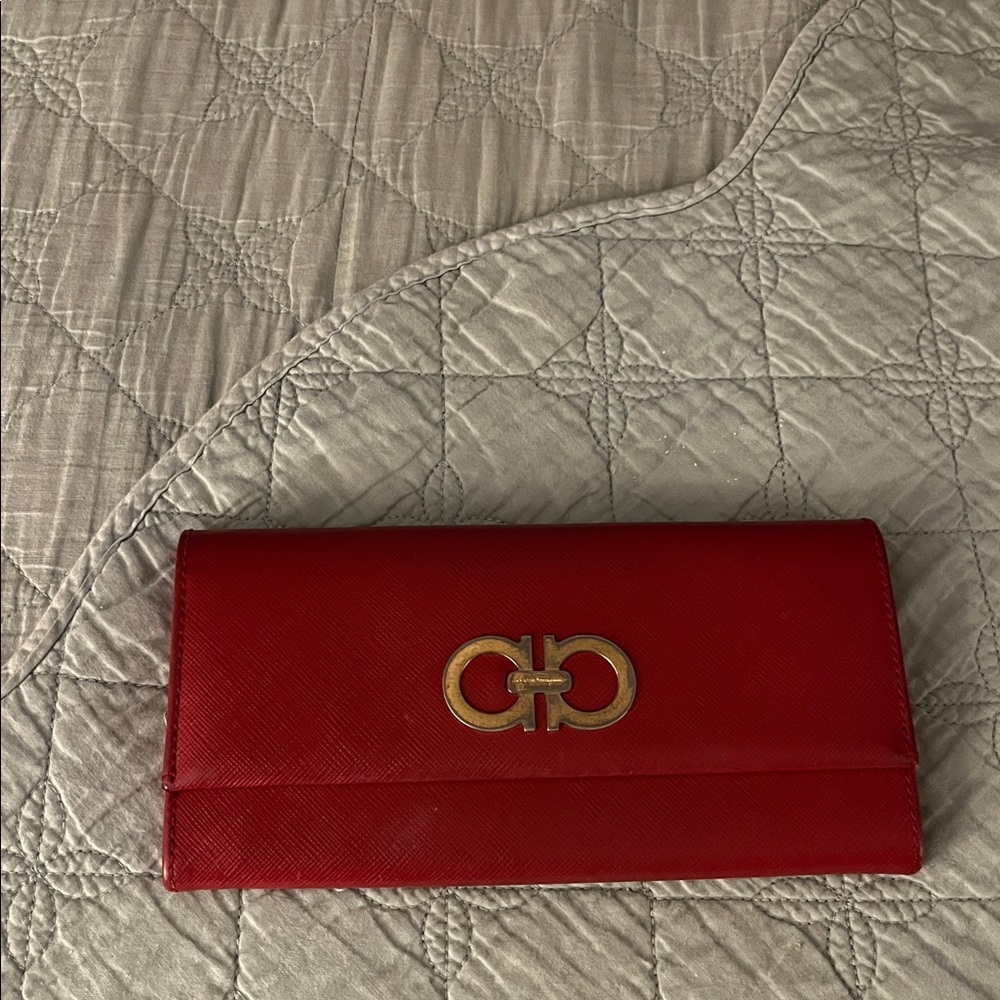 SALVATORE FERRAGAMO Vintage Ganchini leather wallet, Authentic 💯